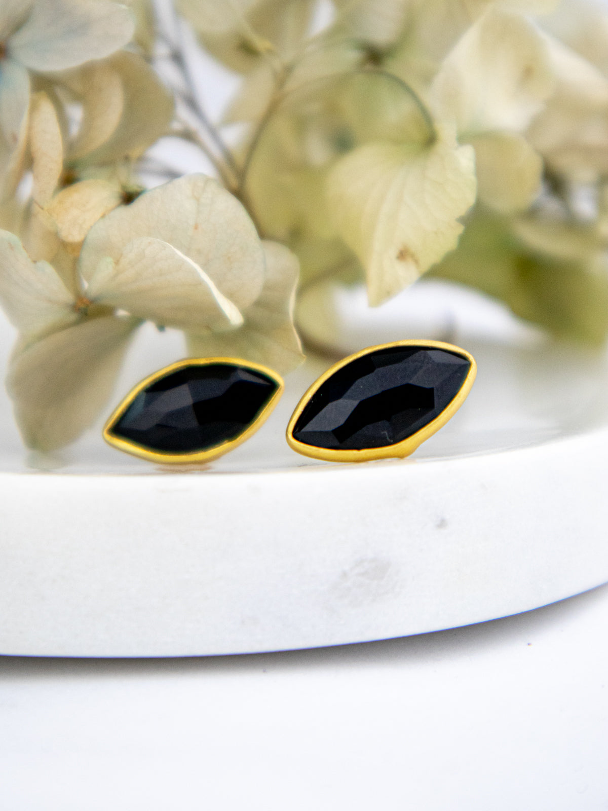 Mila Leaf Earrings