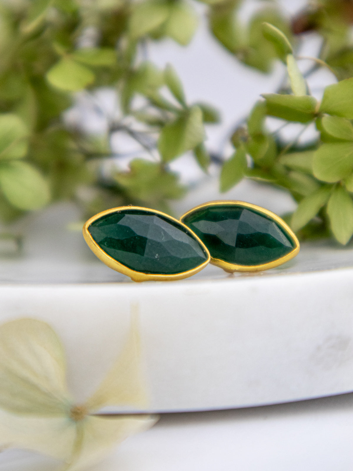 Mila Leaf Earrings