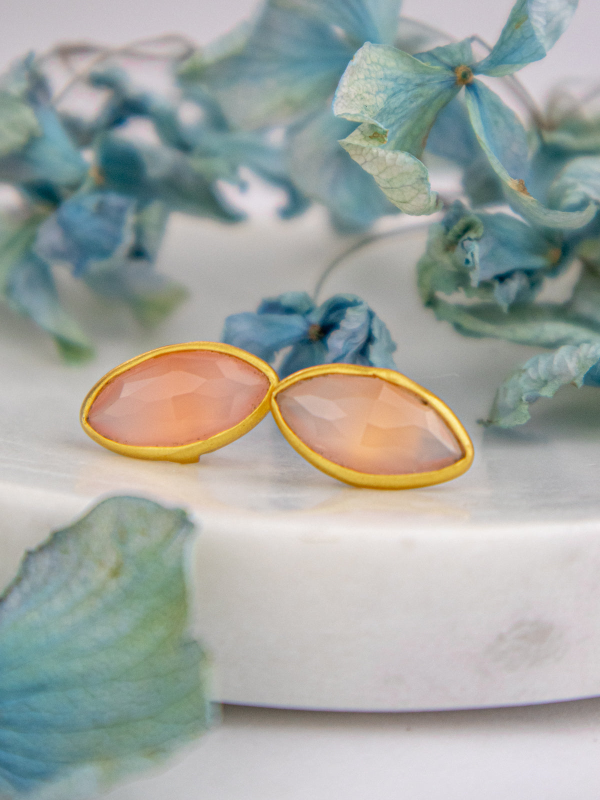Mila Leaf Earrings